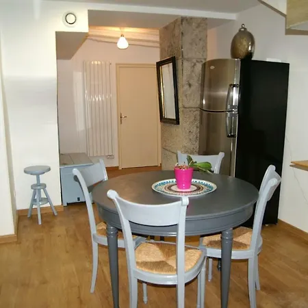 Duplex Jacquemart - Caveau Bourguignon - Centre Historique Dijon Apartment Dijon